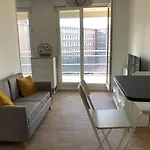 Apartamento F1 Avec Vue Degagee, 6 M2 Terrasse, Wi-fi Clermont-Ferrand