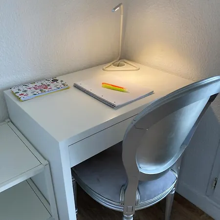 Apartament F1 Avec Vue Degagee, 6 M2 Terrasse, Wi-fi Clermont-Ferrand