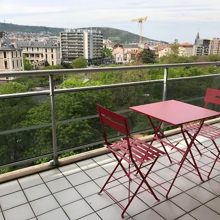 Apartment F1 Avec Vue Degagee, 6 M2 Terrasse, Wi-fi Clermont-Ferrand